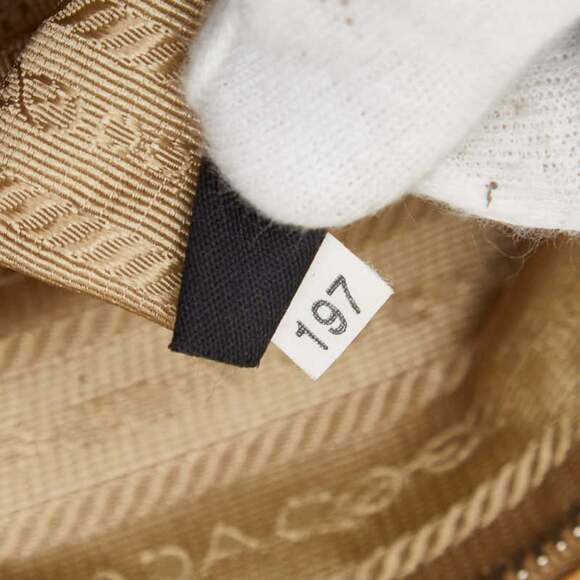 PRADA Cream Leather Shoulder Bag - Picture 13 of 13